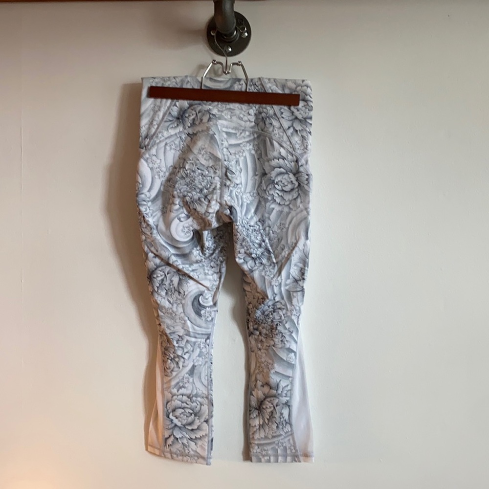 Lululemon Cropped Leggings